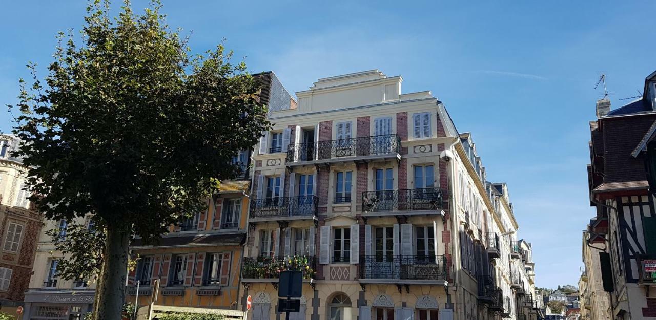 Duplex 50 M2 Au Pied Des Planches Apartman Trouville-sur-Mer Kültér fotó