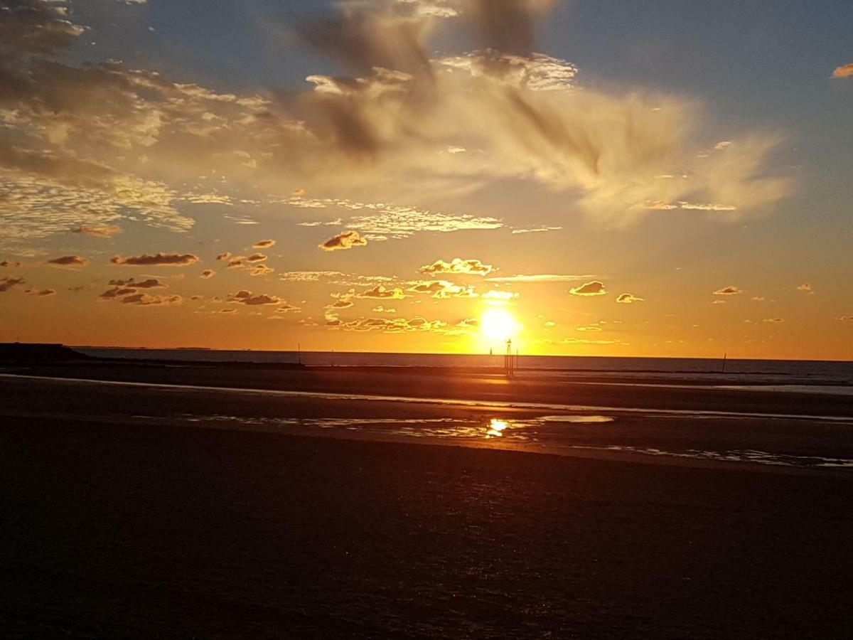 Duplex 50 M2 Au Pied Des Planches Apartman Trouville-sur-Mer Kültér fotó